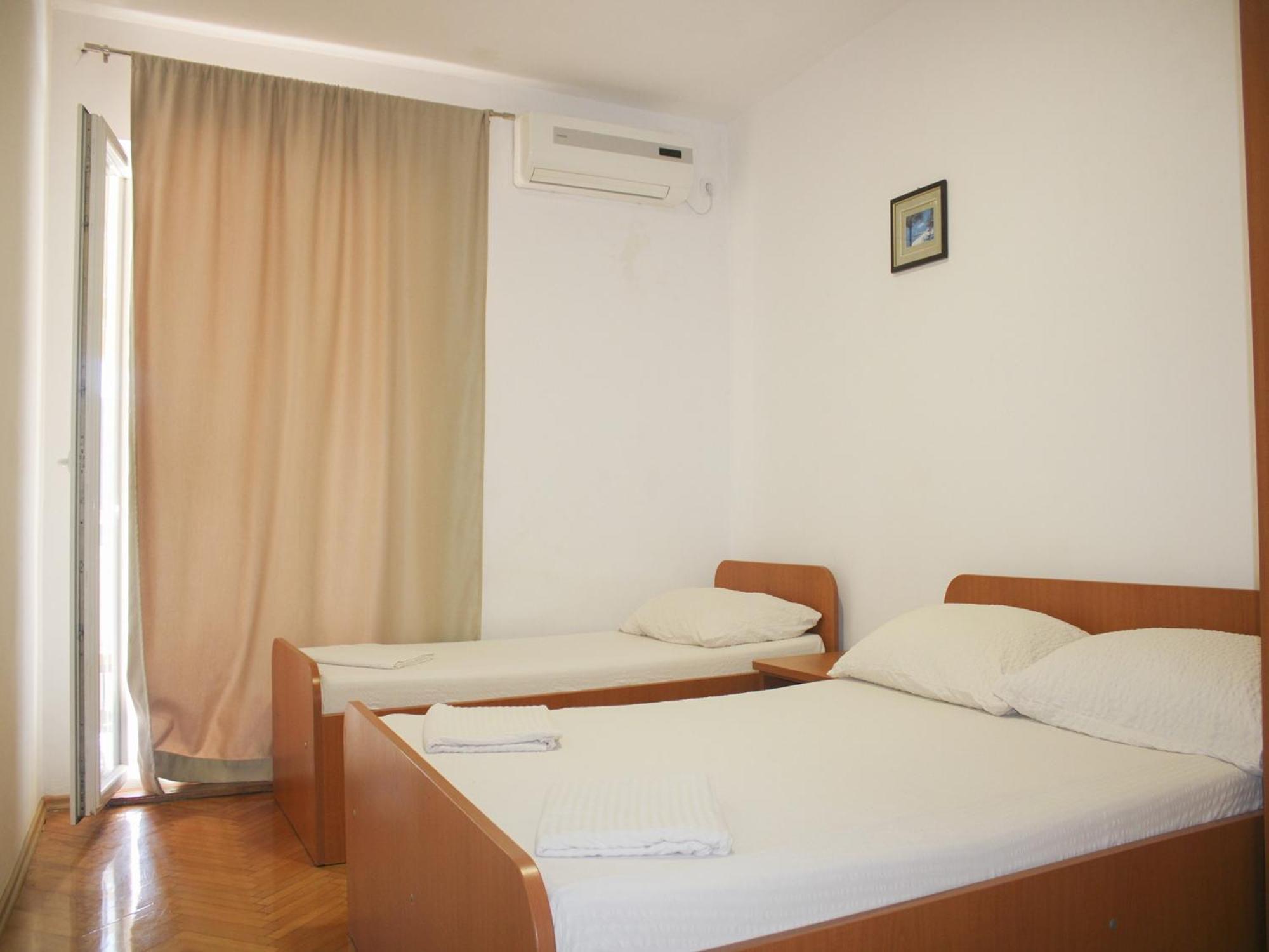 Apartments And Rooms Mato Неум Стая снимка