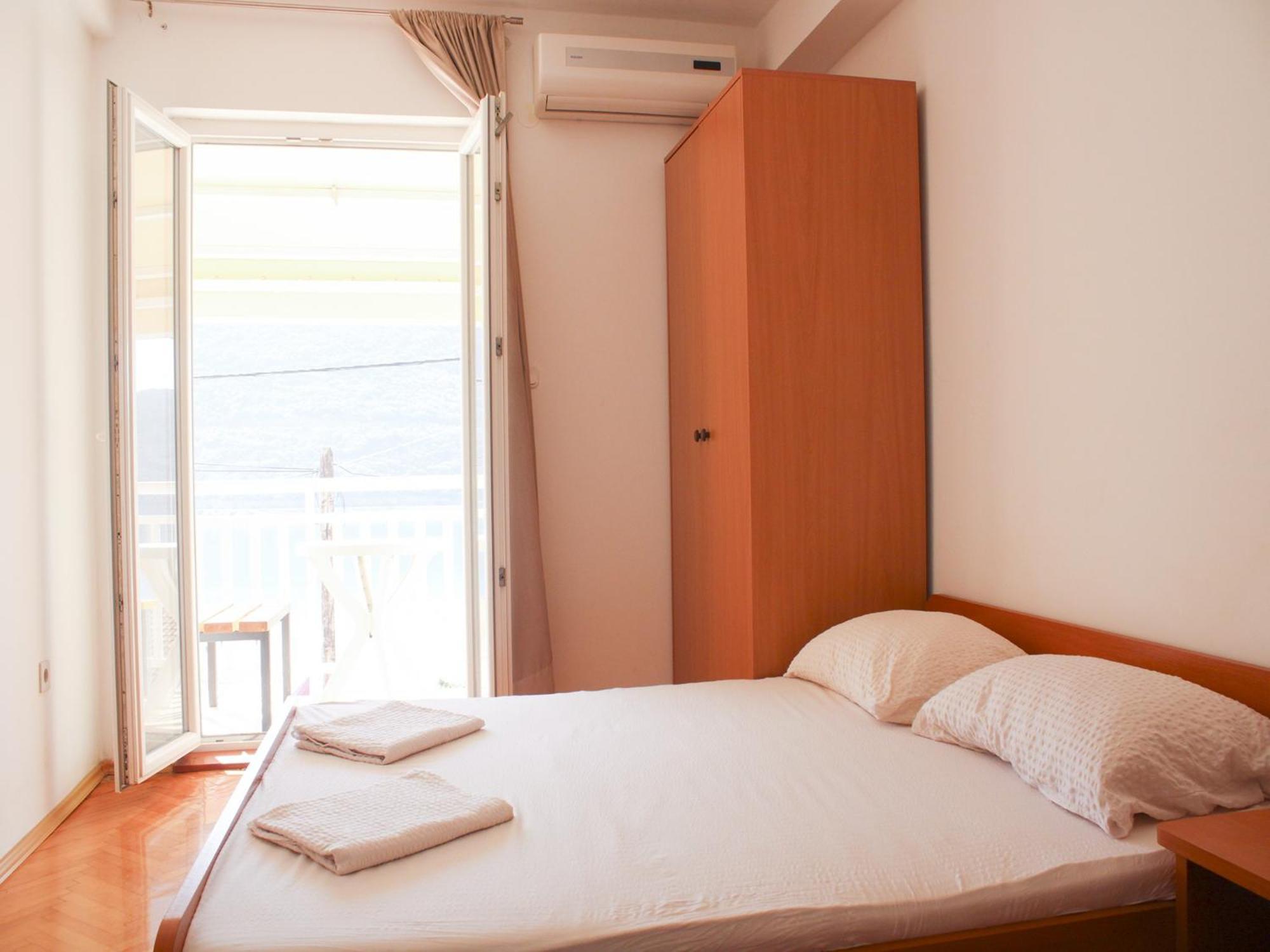 Apartments And Rooms Mato Неум Стая снимка