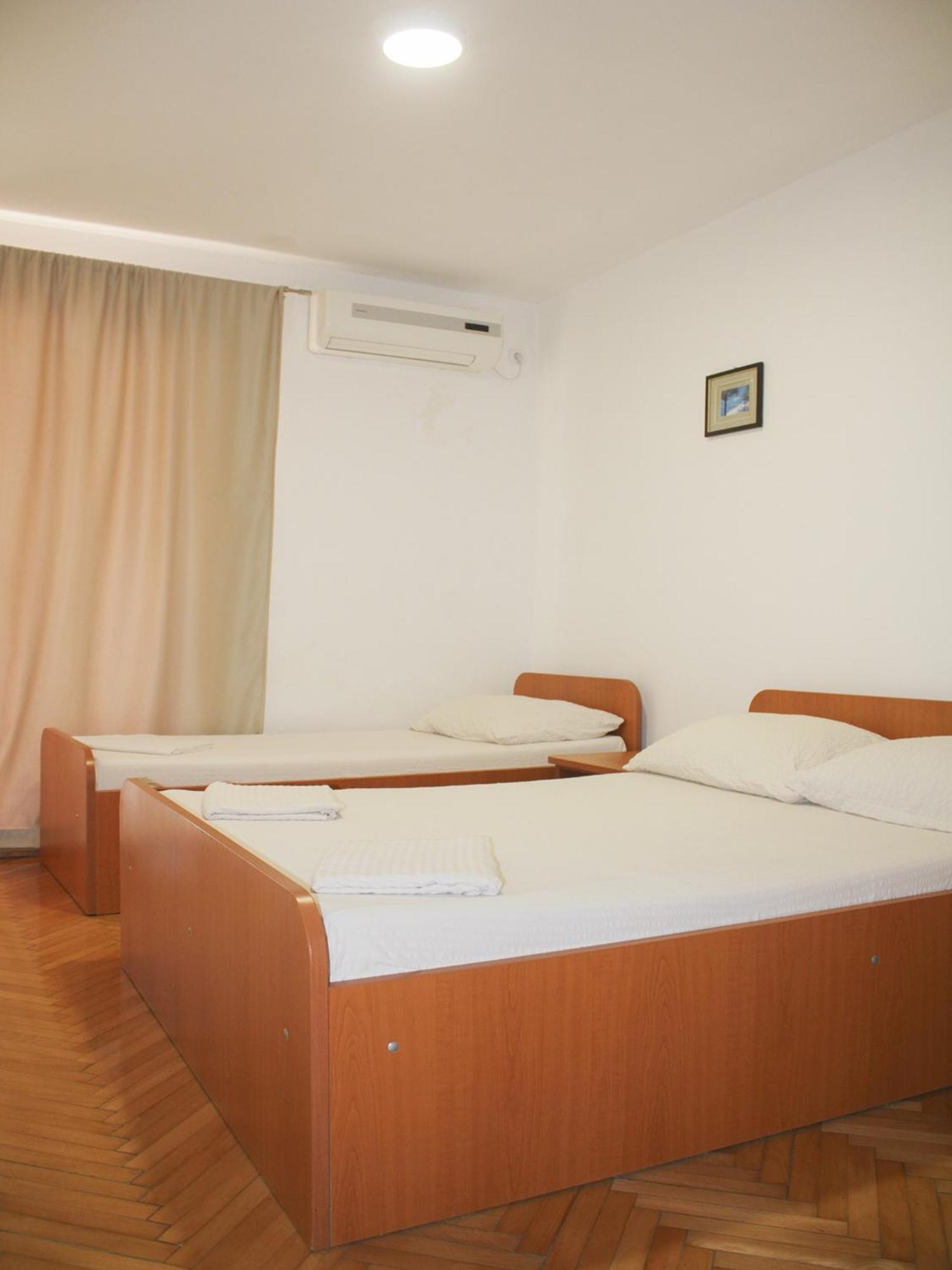 Apartments And Rooms Mato Неум Стая снимка